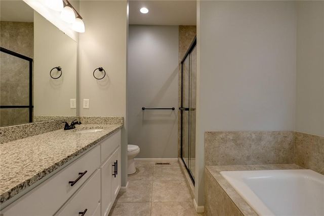 1115 SW 8th Street, Oak Grove, MO 64075