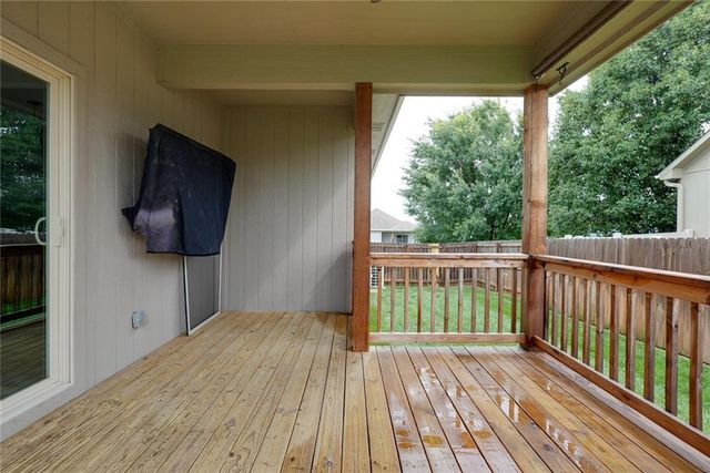 1115 SW 8th Street, Oak Grove, MO 64075