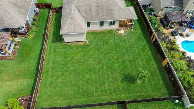 1115 SW 8th Street, Oak Grove, MO 64075