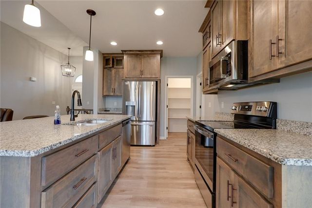 1115 SW 8th Street, Oak Grove, MO 64075