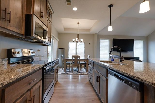1115 SW 8th Street, Oak Grove, MO 64075