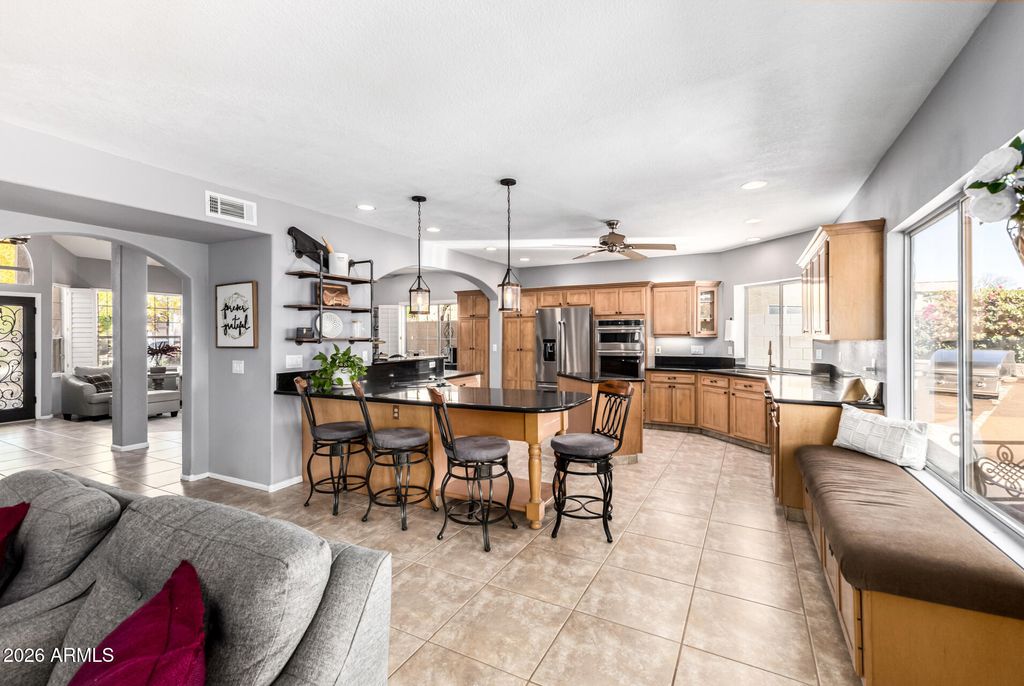 Image 10 of property listing at 1357 W MUIRWOOD Drive, Phoenix, AZ 85045