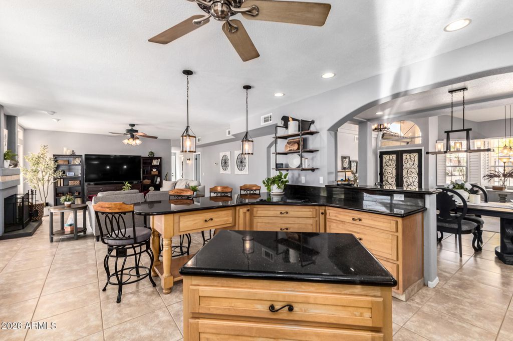 Image 12 of property listing at 1357 W MUIRWOOD Drive, Phoenix, AZ 85045