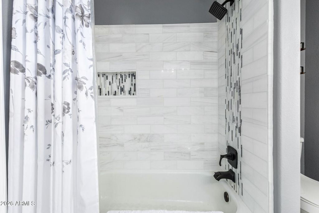 Image 22 of property listing at 1357 W MUIRWOOD Drive, Phoenix, AZ 85045