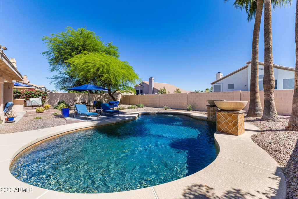 Image 29 of property listing at 1357 W MUIRWOOD Drive, Phoenix, AZ 85045