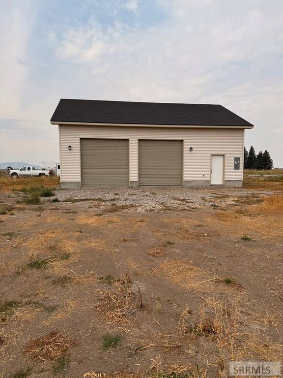 Image 5 of property listing at 4343 W 1000 S, Rexburg, ID 83440