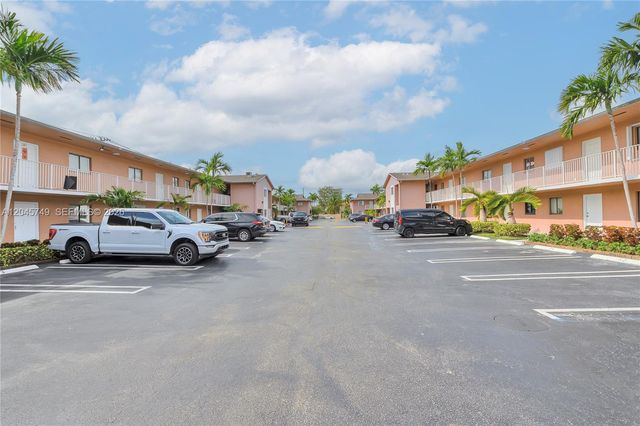 6041 W 24th Avenue B111, Hialeah, FL 33016