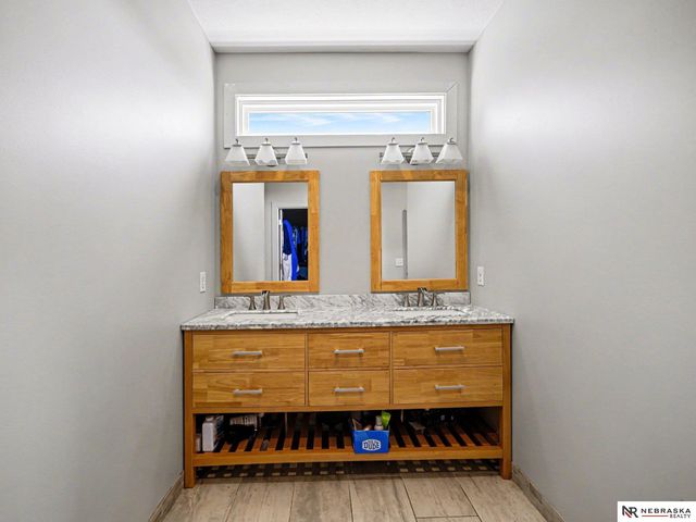 275 Driftwood Lane, Ashland, NE 68003