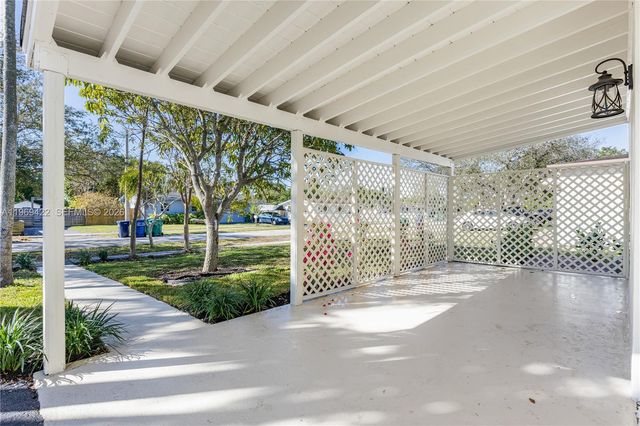 9241 Marine Dr, Cutler Bay, FL 33189