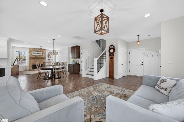 4588 N Highway 14, Greer, SC 29651