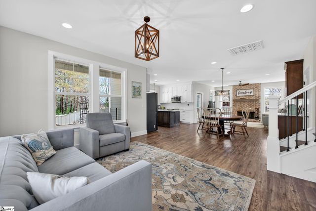 4588 N Highway 14, Greer, SC 29651