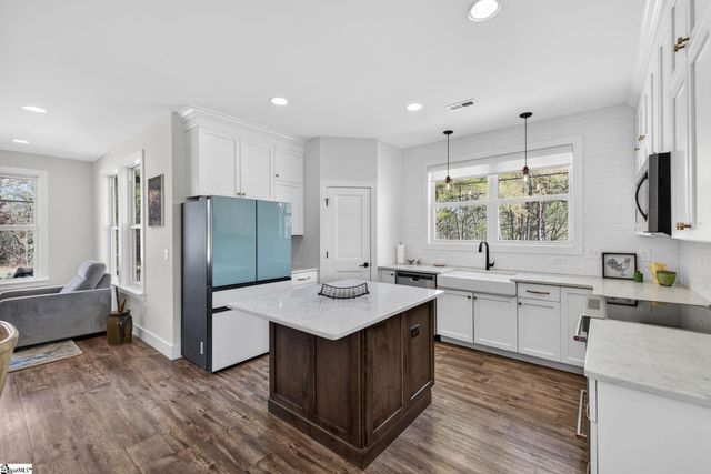 4588 N Highway 14, Greer, SC 29651
