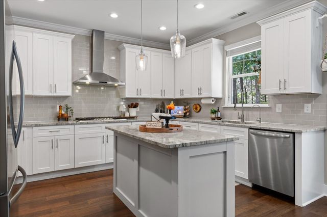 2100 Mountain Hollow Drive, Signal Mountain, TN 37377