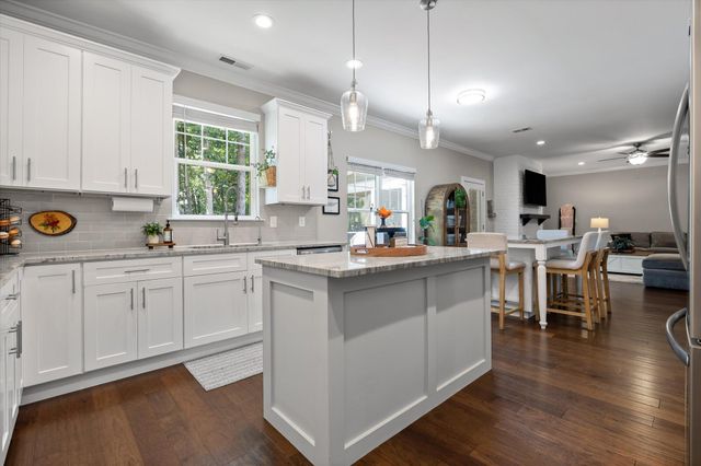 2100 Mountain Hollow Drive, Signal Mountain, TN 37377