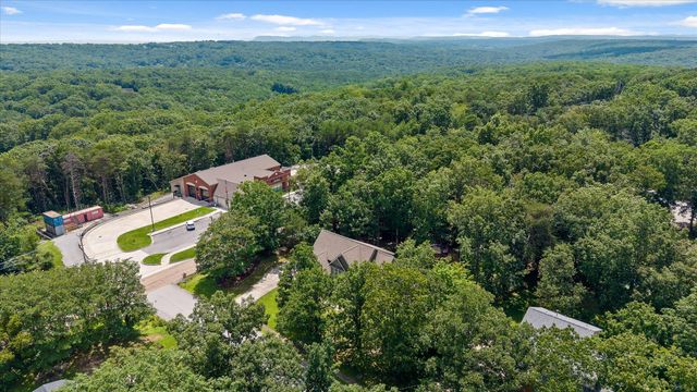 2100 Mountain Hollow Drive, Signal Mountain, TN 37377