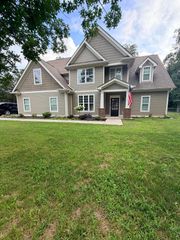 2100 Mountain Hollow Drive, Signal Mountain, TN 37377