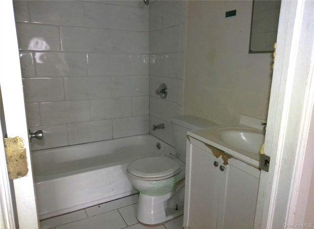 16739 147 Avenue, Springfield Gardens, NY 11434