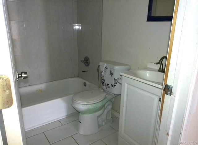 16739 147 Avenue, Springfield Gardens, NY 11434