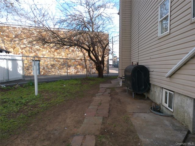 16739 147 Avenue, Springfield Gardens, NY 11434