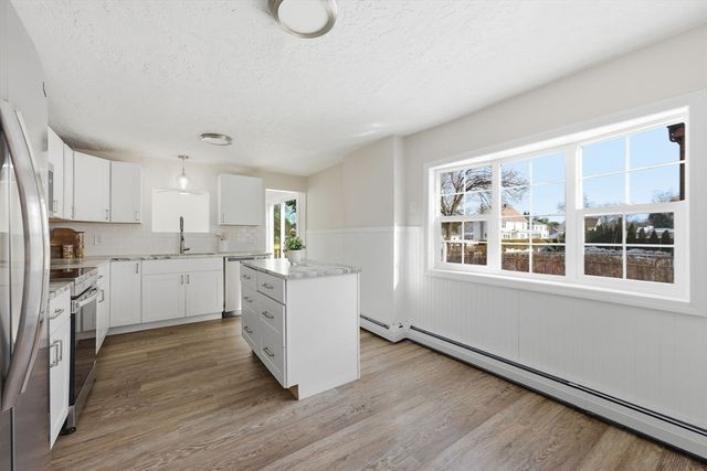 2 Cycle St, Westfield, MA 01085