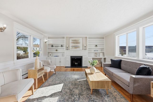 2 Cycle St, Westfield, MA 01085