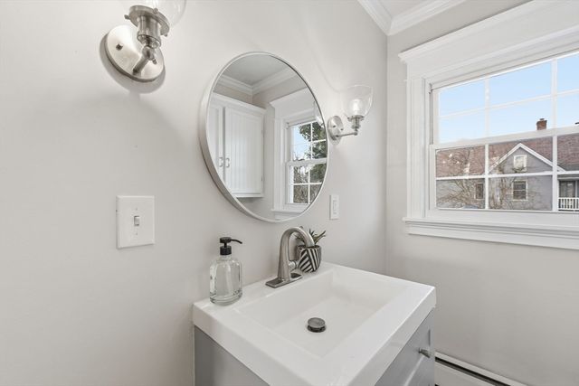 2 Cycle St, Westfield, MA 01085