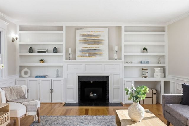 2 Cycle St, Westfield, MA 01085