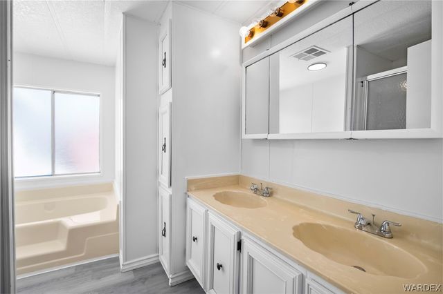 3560 E Neal Avenue, Kingman, AZ 86409