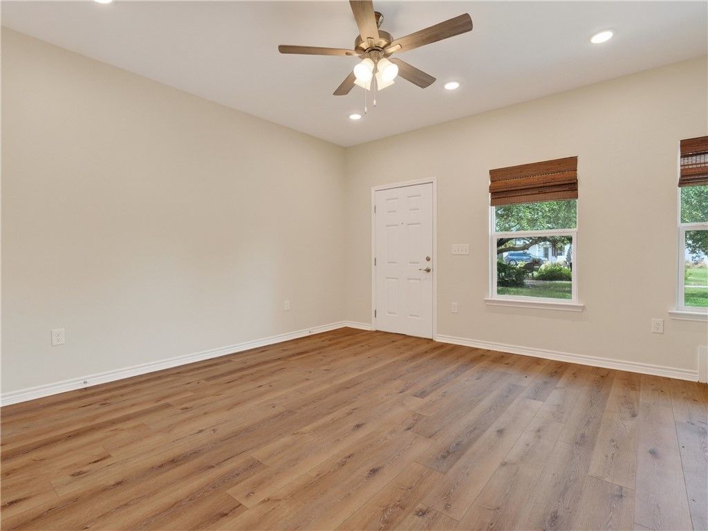 140 Lavaca Cir, Rockport, TX 78382 — photo 5