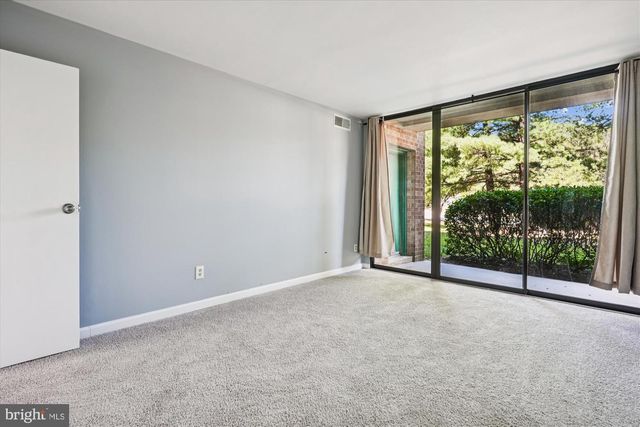 527 N ARMISTEAD ST #T3, Alexandria, VA 22312