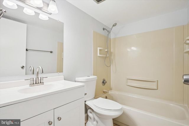 527 N ARMISTEAD ST #T3, Alexandria, VA 22312
