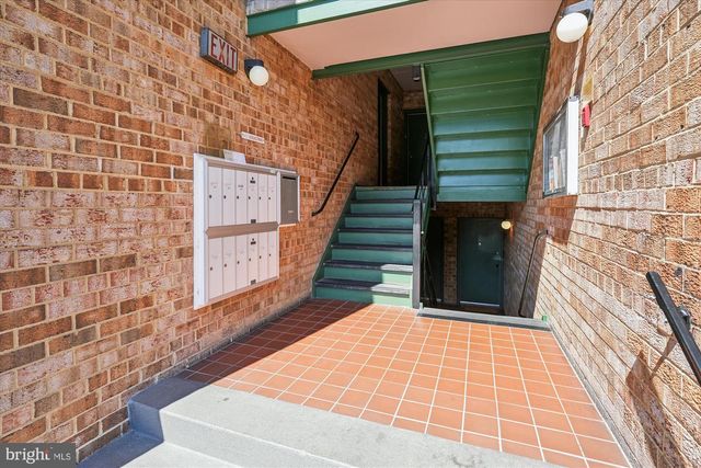 527 N ARMISTEAD ST #T3, Alexandria, VA 22312