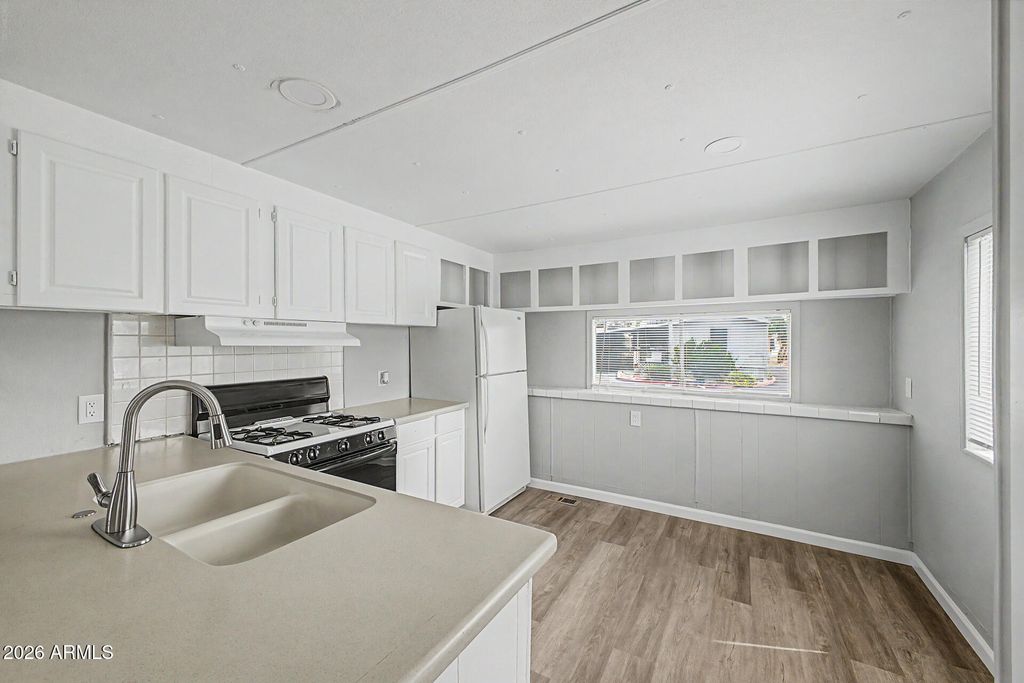 Image 10 of property listing at 555 W WARNER Road 45, Chandler, AZ 85225