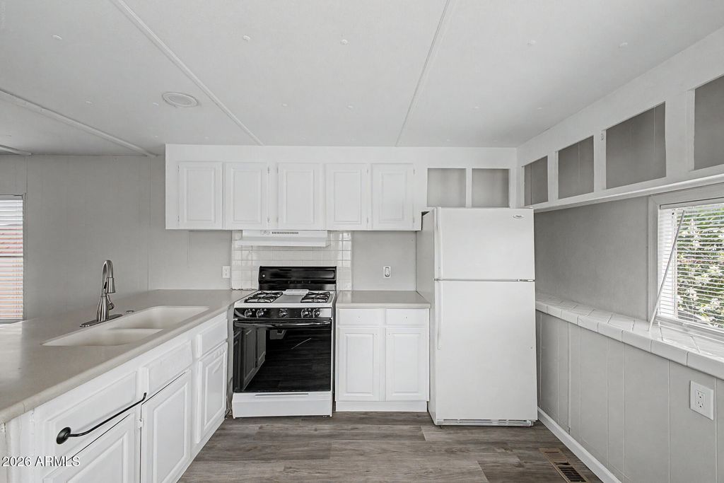 Image 11 of property listing at 555 W WARNER Road 45, Chandler, AZ 85225