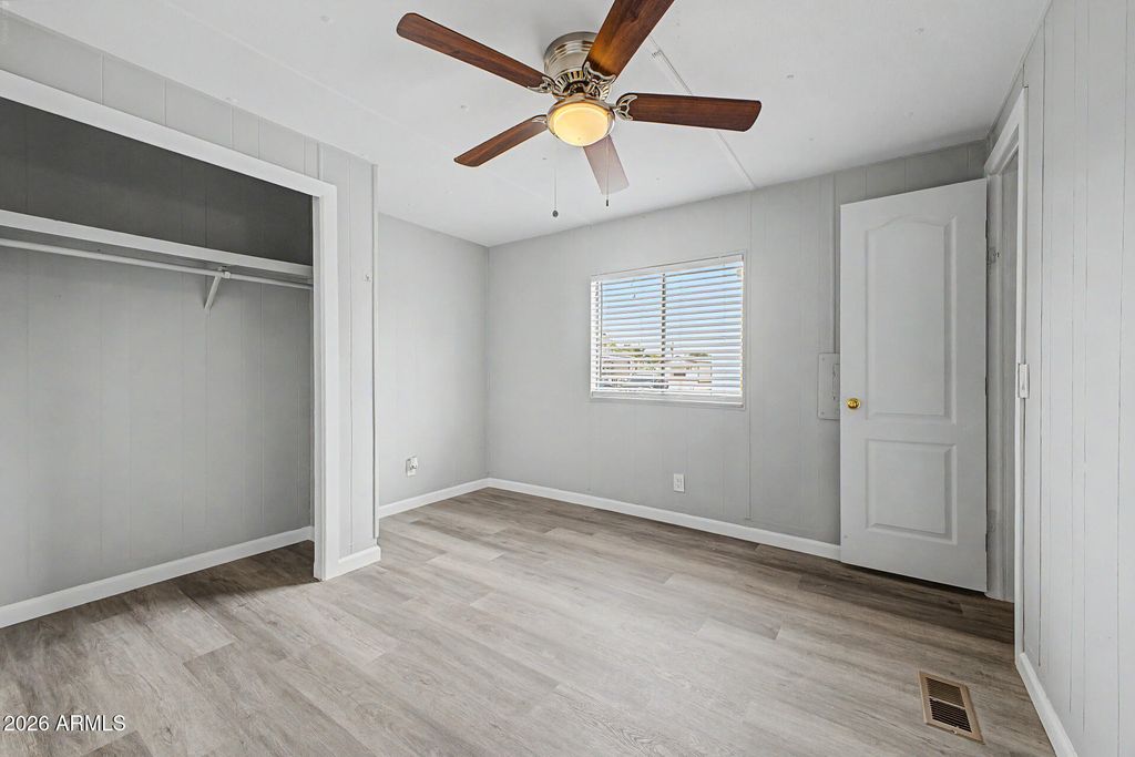 Image 13 of property listing at 555 W WARNER Road 45, Chandler, AZ 85225
