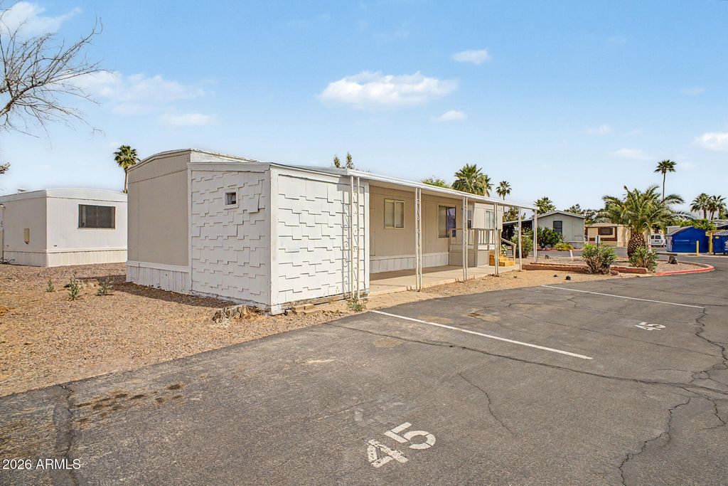 Image 2 of property listing at 555 W WARNER Road 45, Chandler, AZ 85225