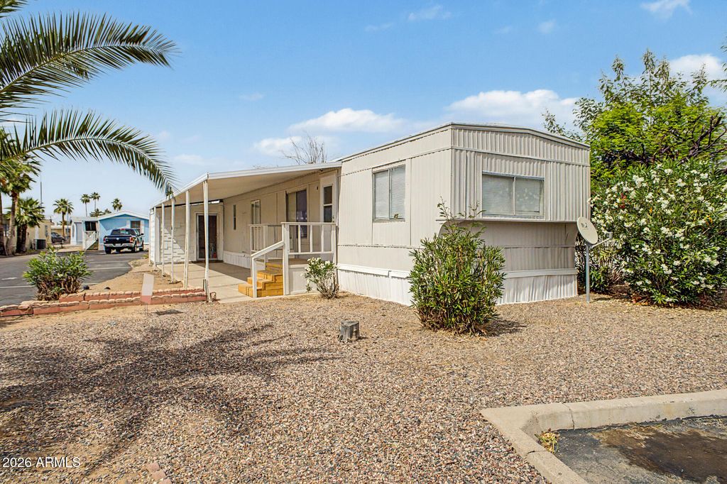 Image 3 of property listing at 555 W WARNER Road 45, Chandler, AZ 85225