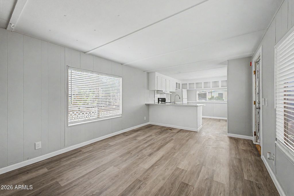 Image 8 of property listing at 555 W WARNER Road 45, Chandler, AZ 85225