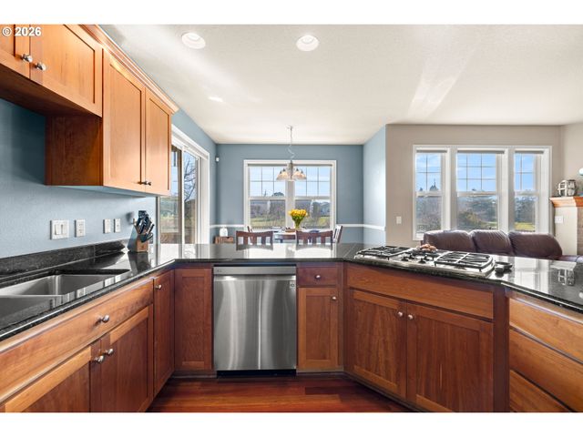 520 TUKWILA Dr, Woodburn, OR 97071