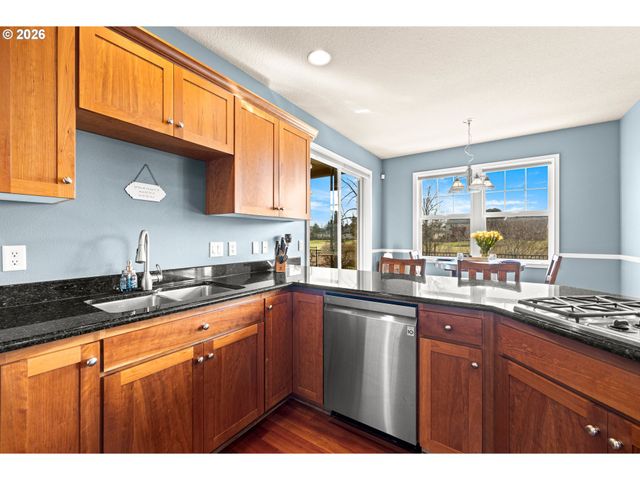 520 TUKWILA Dr, Woodburn, OR 97071