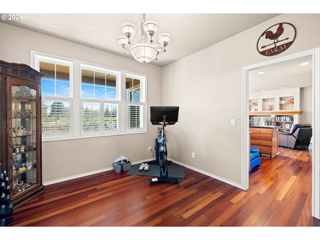 520 TUKWILA Dr, Woodburn, OR 97071