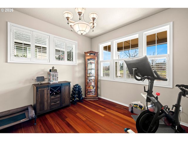 520 TUKWILA Dr, Woodburn, OR 97071