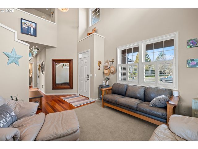 520 TUKWILA Dr, Woodburn, OR 97071