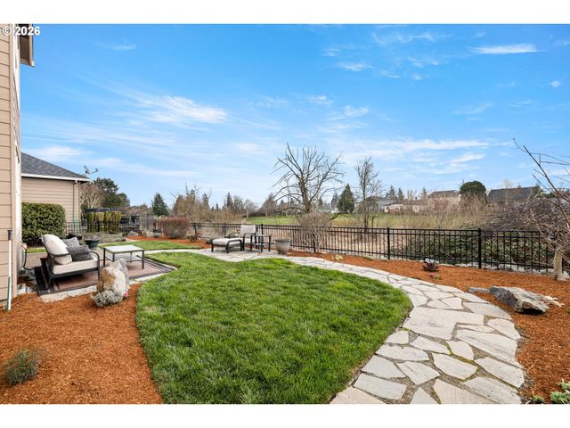 520 TUKWILA Dr, Woodburn, OR 97071