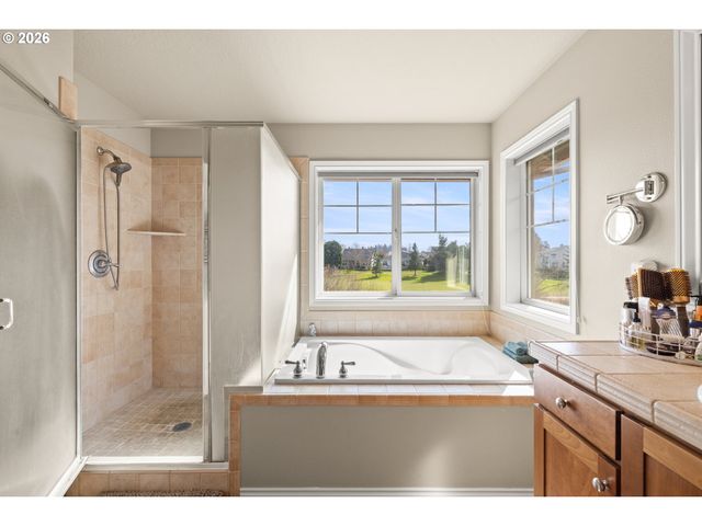 520 TUKWILA Dr, Woodburn, OR 97071