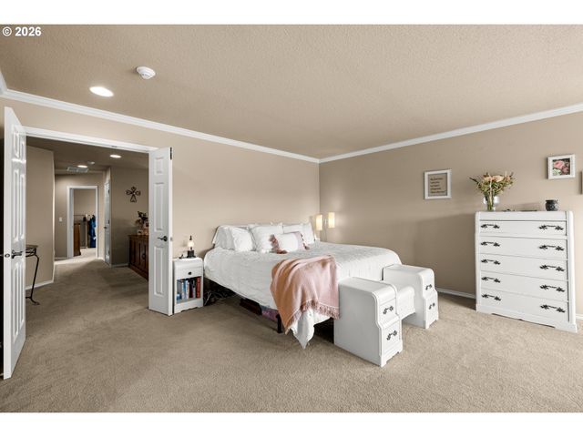 520 TUKWILA Dr, Woodburn, OR 97071