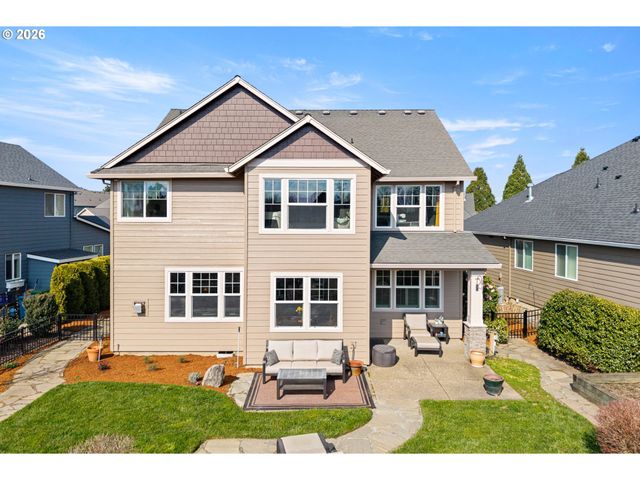 520 TUKWILA Dr, Woodburn, OR 97071