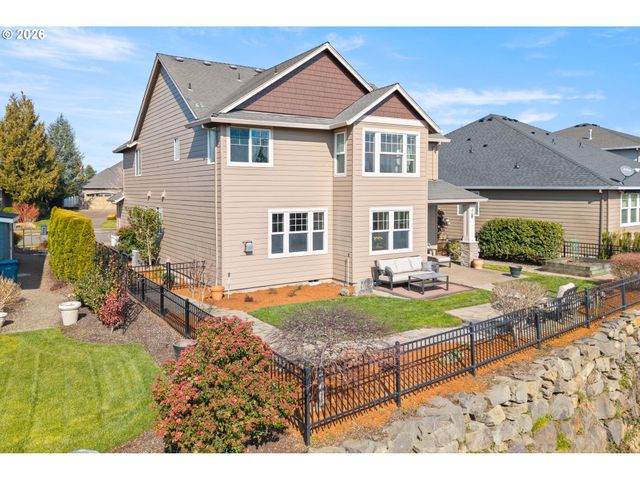 520 TUKWILA Dr, Woodburn, OR 97071