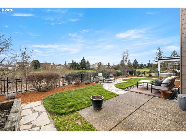 520 TUKWILA Dr, Woodburn, OR 97071