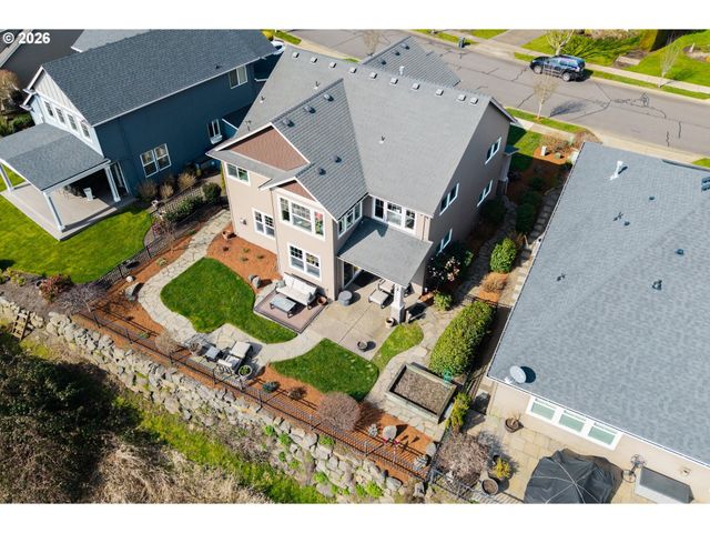 520 TUKWILA Dr, Woodburn, OR 97071